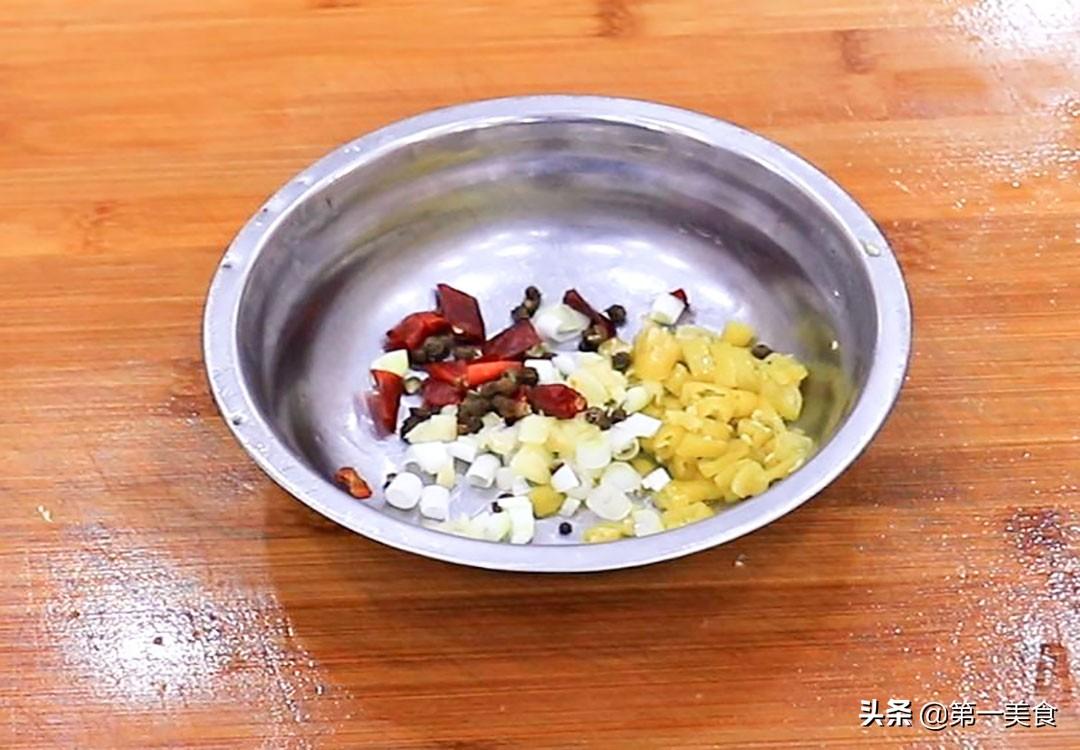 娃娃菜可以生吃吗凉拌（饭店凉拌娃娃菜的做法酸甜）-4