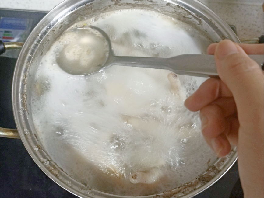 泡椒凤爪怎么做好吃又简单_泡鸡爪的制作方法和配料-6