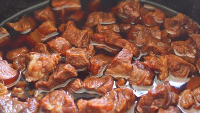 炖牛肉最忌讳两种佐料（炖牛肉都是什么调料）-1