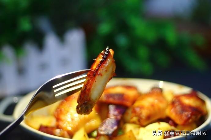 鸡翅怎么腌制烤出来才好吃（鸡翅的腌制方法和配料）-1