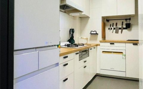 厨房橱柜台面用什么材料最好 厨房台面岗石好还是石英石好