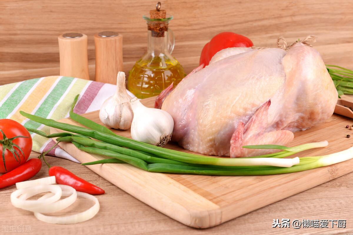 鸡肉焯水是冷水下锅还是热水下锅（怎样才能让鸡肉不柴）-6