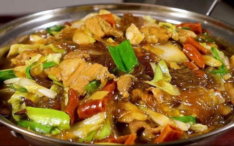 东北猪肉炖粉条的做法 猪肉粉条炖白菜的做法