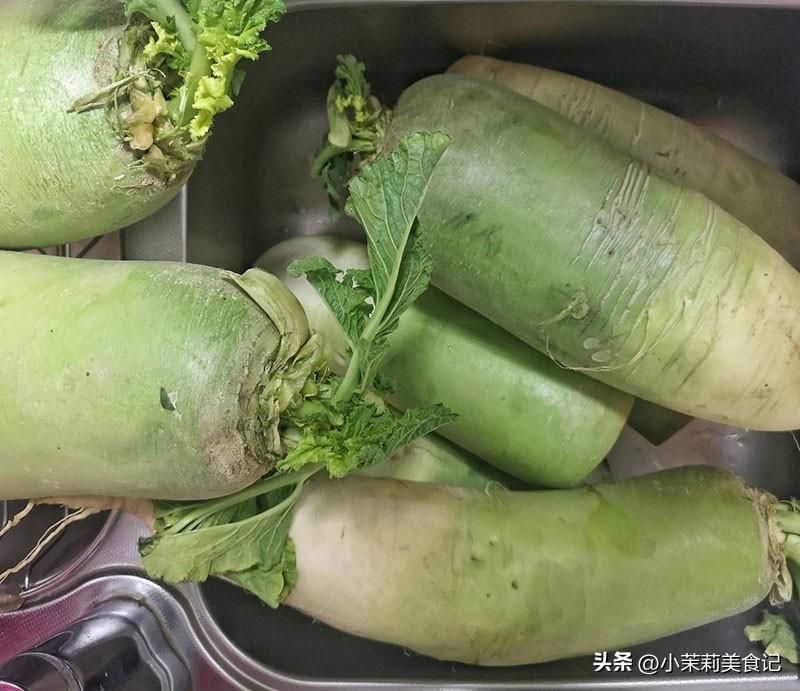 腌白萝卜怎么腌好吃又脆（最简单腌白萝卜干做法）-5