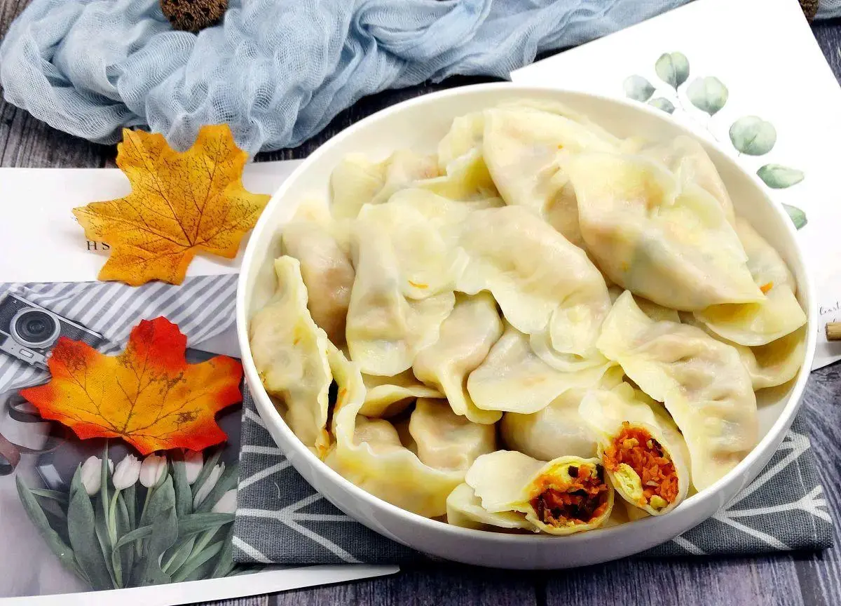 速冻饺子是不是飘起来就熟了 水饺熟了怎么看-3