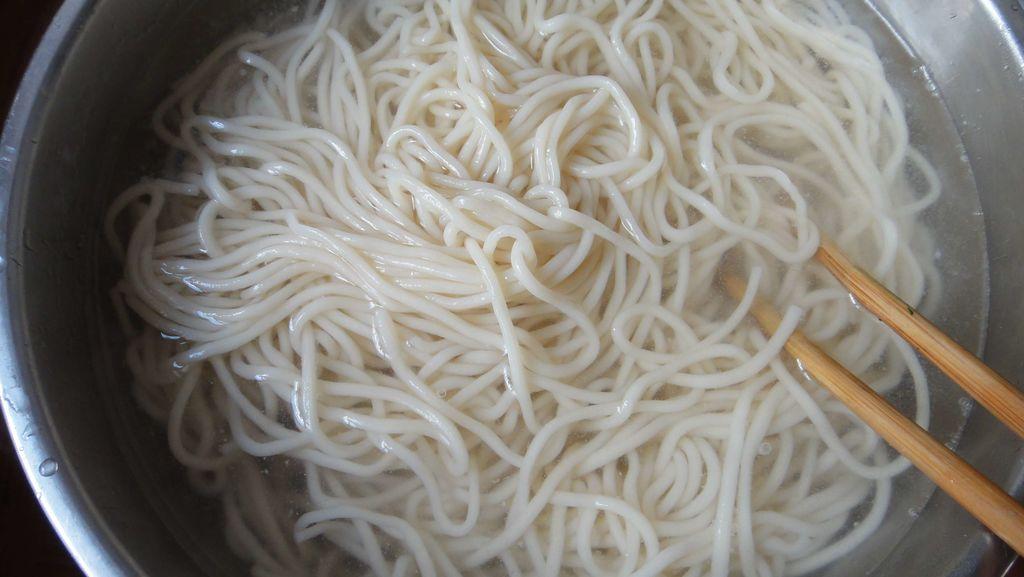 煮鲜面条是冷水下锅还是热水下锅？-4