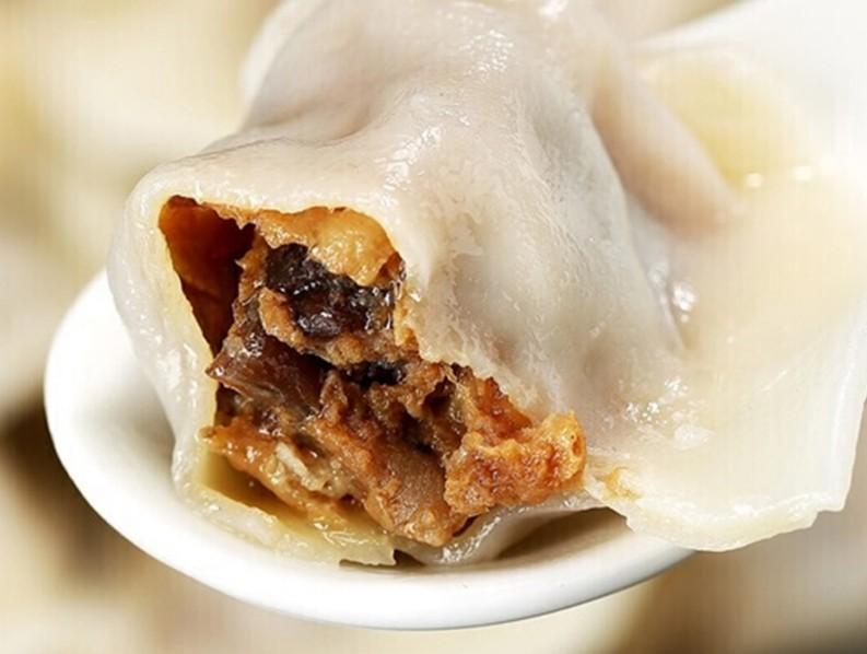 冻饺子开水煮还是冷水煮（冰箱拿出来的饺子冷水下锅吗）-5