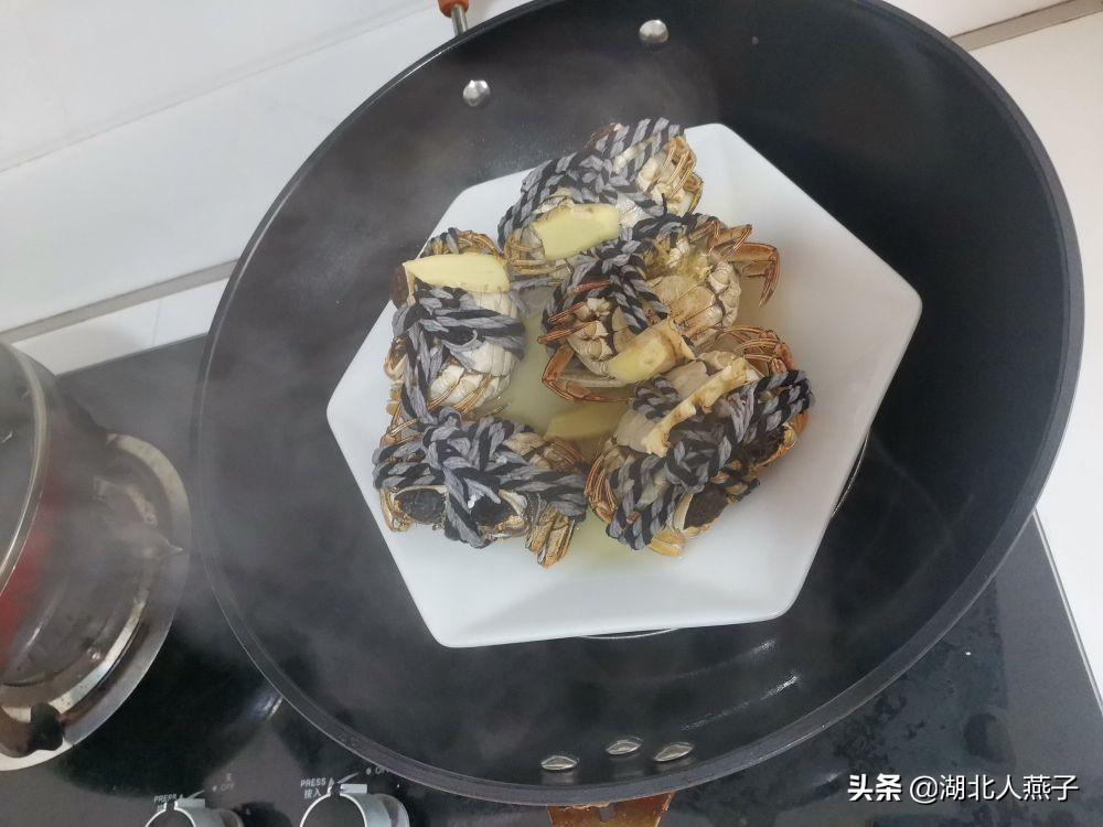 清蒸螃蟹的做法蒸多久（大闸蟹开水蒸还是冷水蒸多久）-6