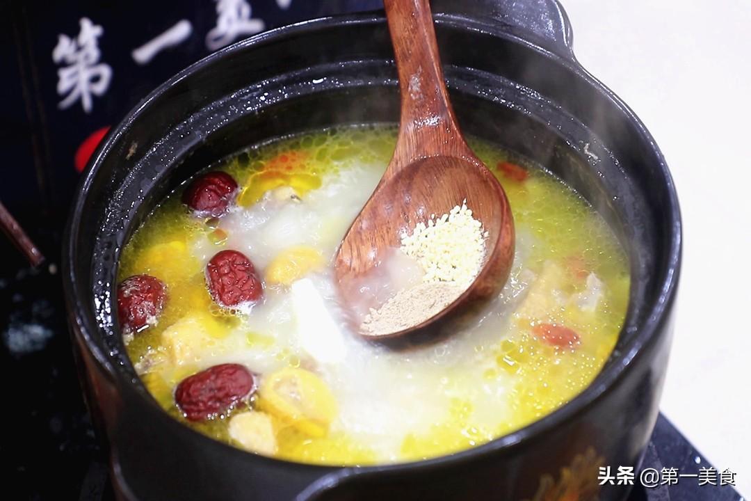 鸡肉冷水焯还是开水焯（炖鸡汤的鸡炒一下炖还是直接炖）-10