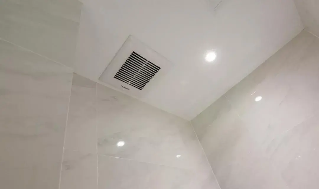暗卫生间怎么自然通风_暗厕如何解决通风问题-3