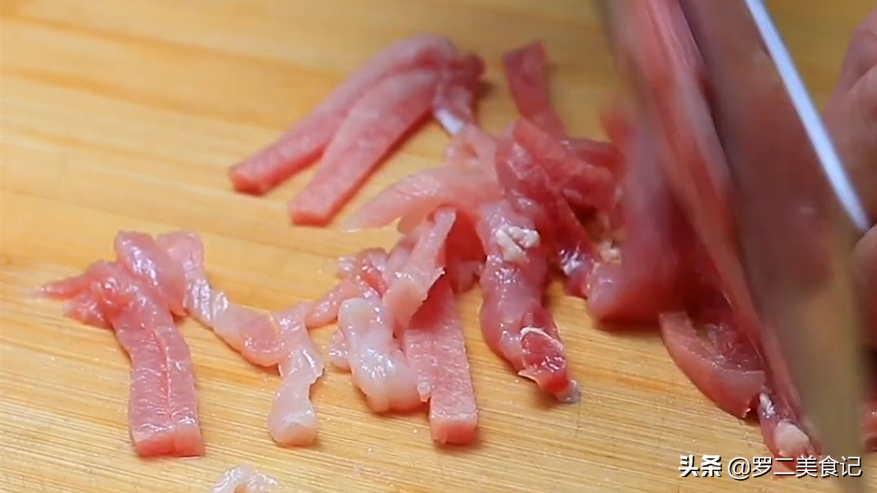 香干炒芹菜炒肉怎么炒？-6