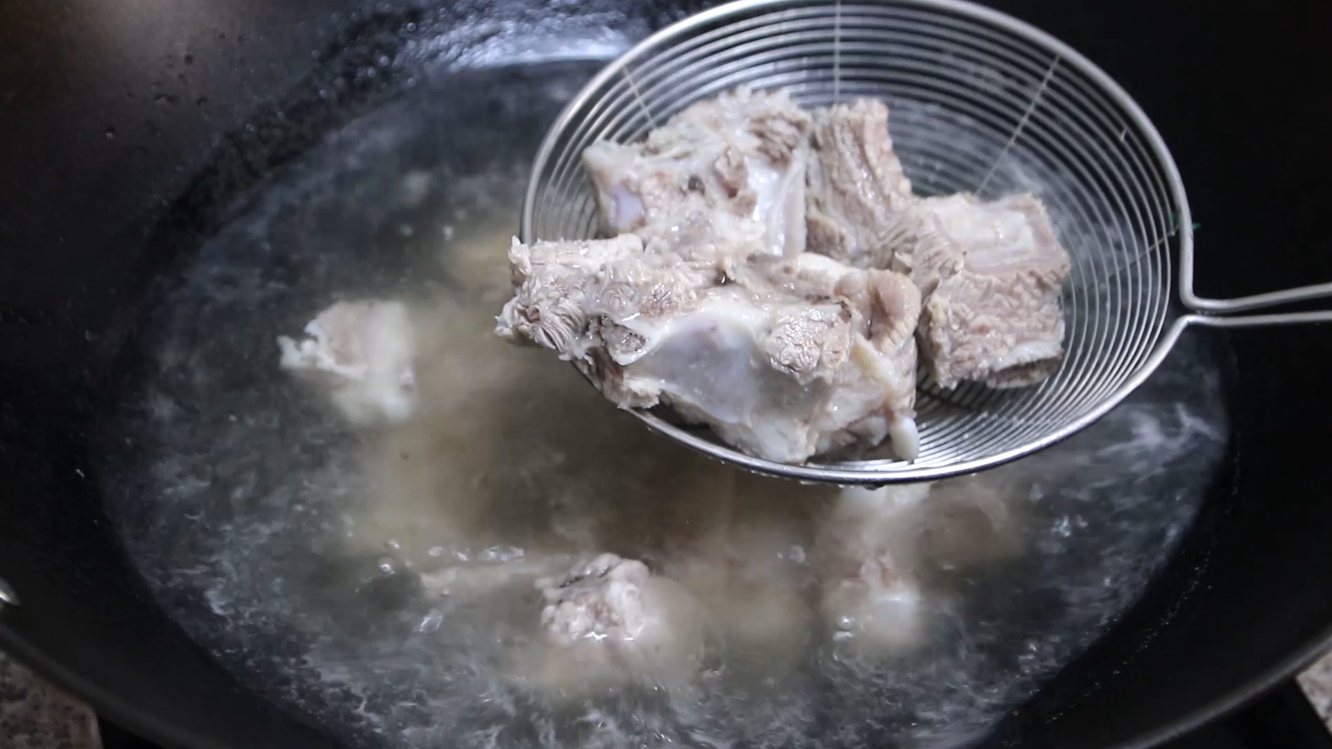 红烧大排骨怎么烧好吃又嫩 大厨教你烧红烧大排-10
