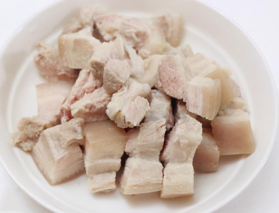 红烧肉炖多久才能软烂（炖红烧肉的技巧）-3
