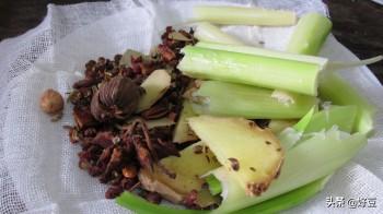 羊肉泡馍的汤的正宗做法 做羊肉泡馍要哪些配料-3