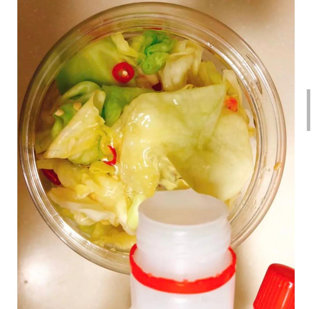 泡包菜怎么做又脆又好吃，脆爽包菜的腌制方法-5