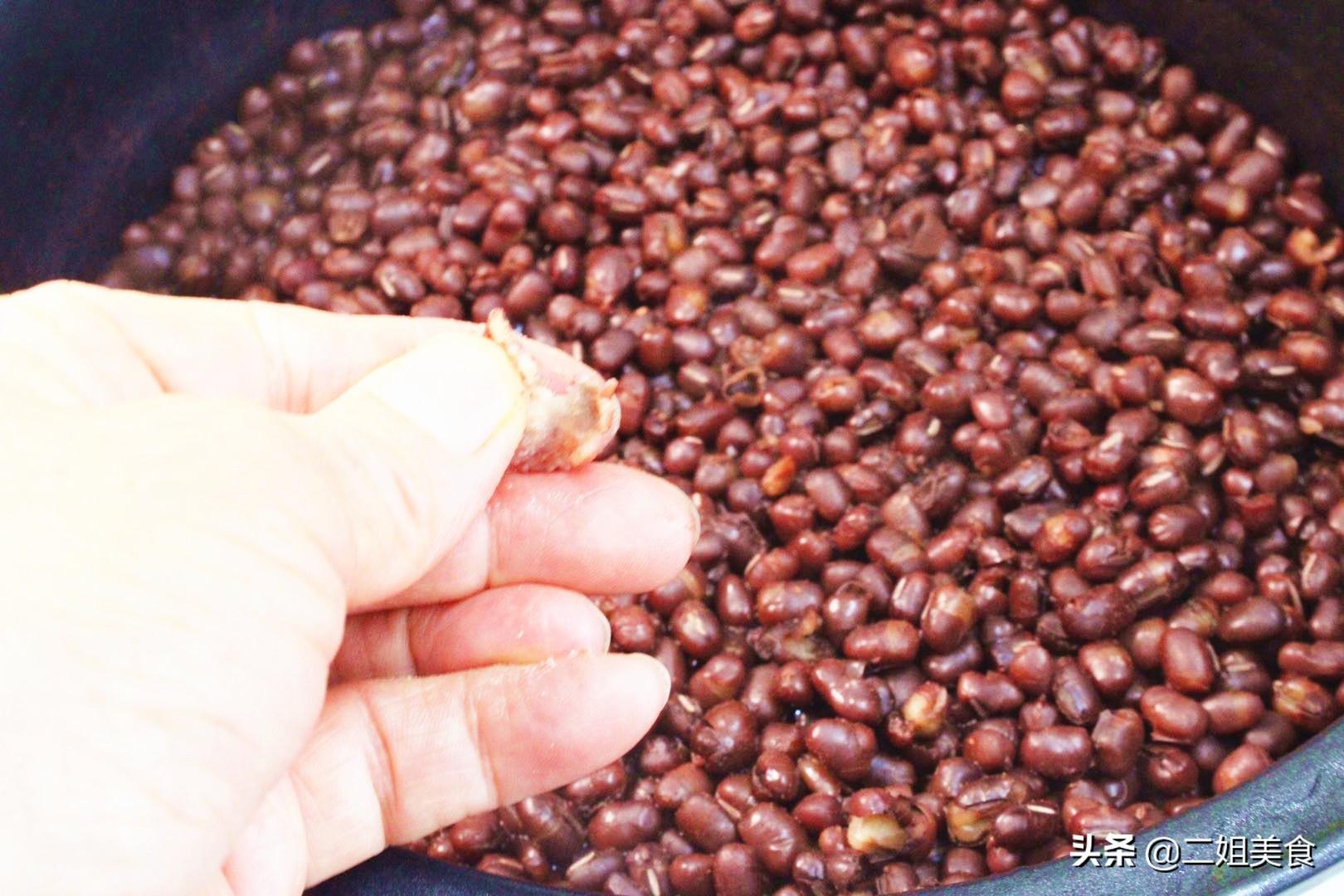 小红豆怎么样煮才容易烂（浸泡红豆的水能直接煮吗）-3