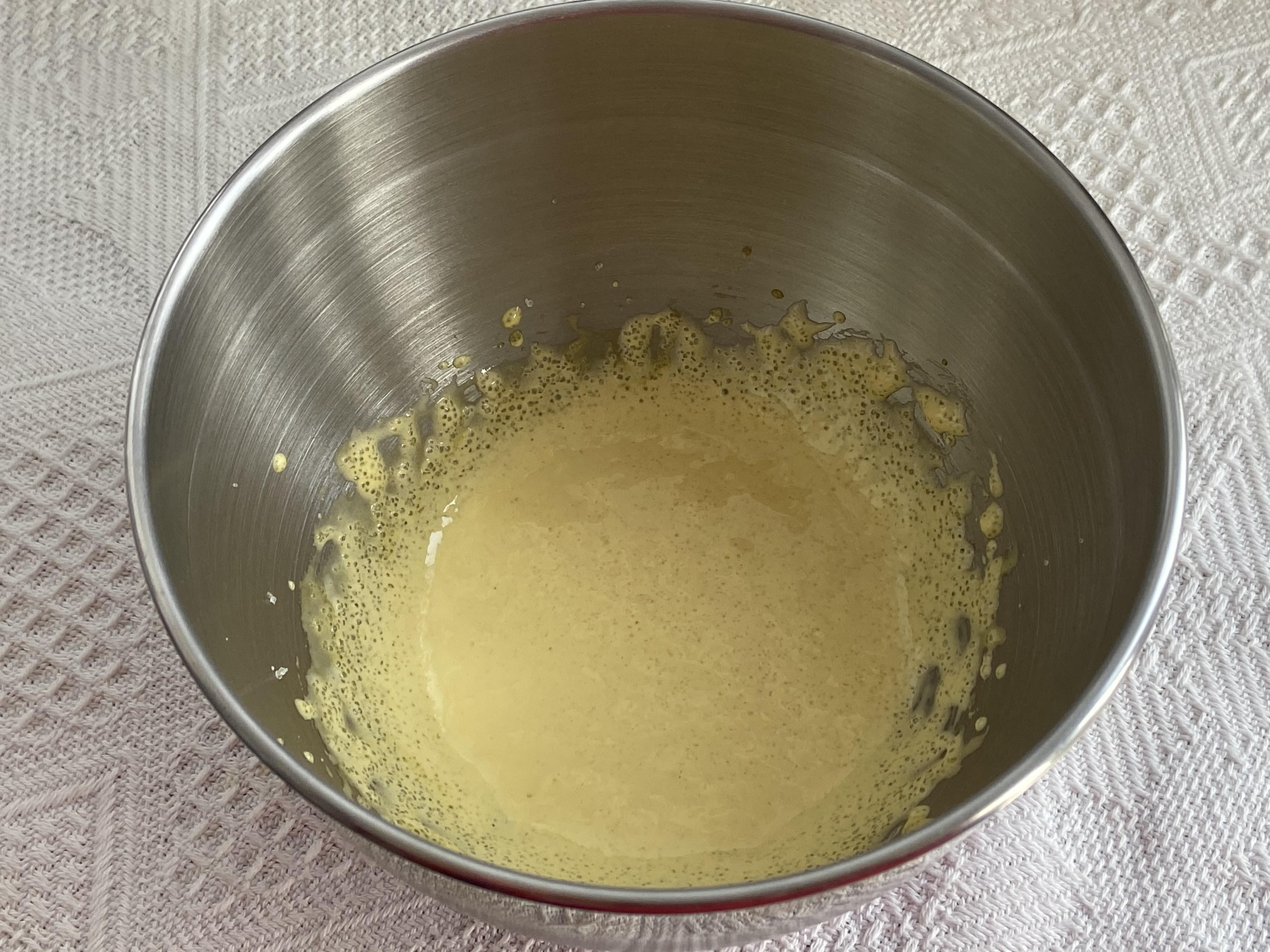 香草冰淇淋的做法和配方_用纯牛奶做雪糕最简单的方法-3
