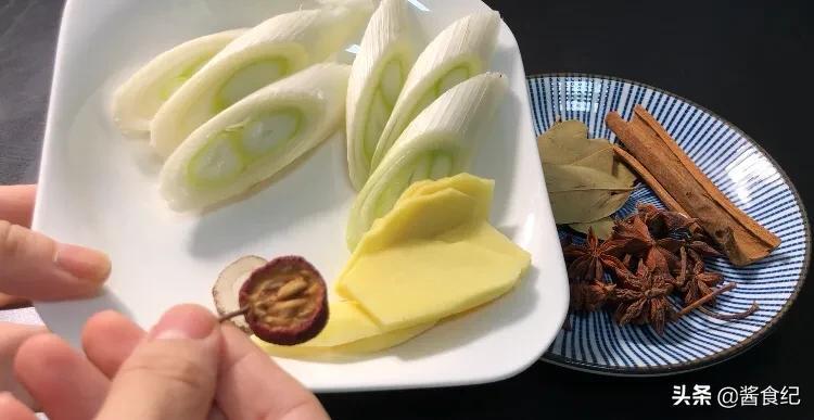 白汤羊肉汤的做法及配料（炖羊肉汤三放三不放）-10