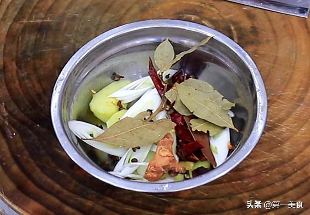 猪蹄的做法大全家常做法（猪蹄的做法最正宗的做法）-3