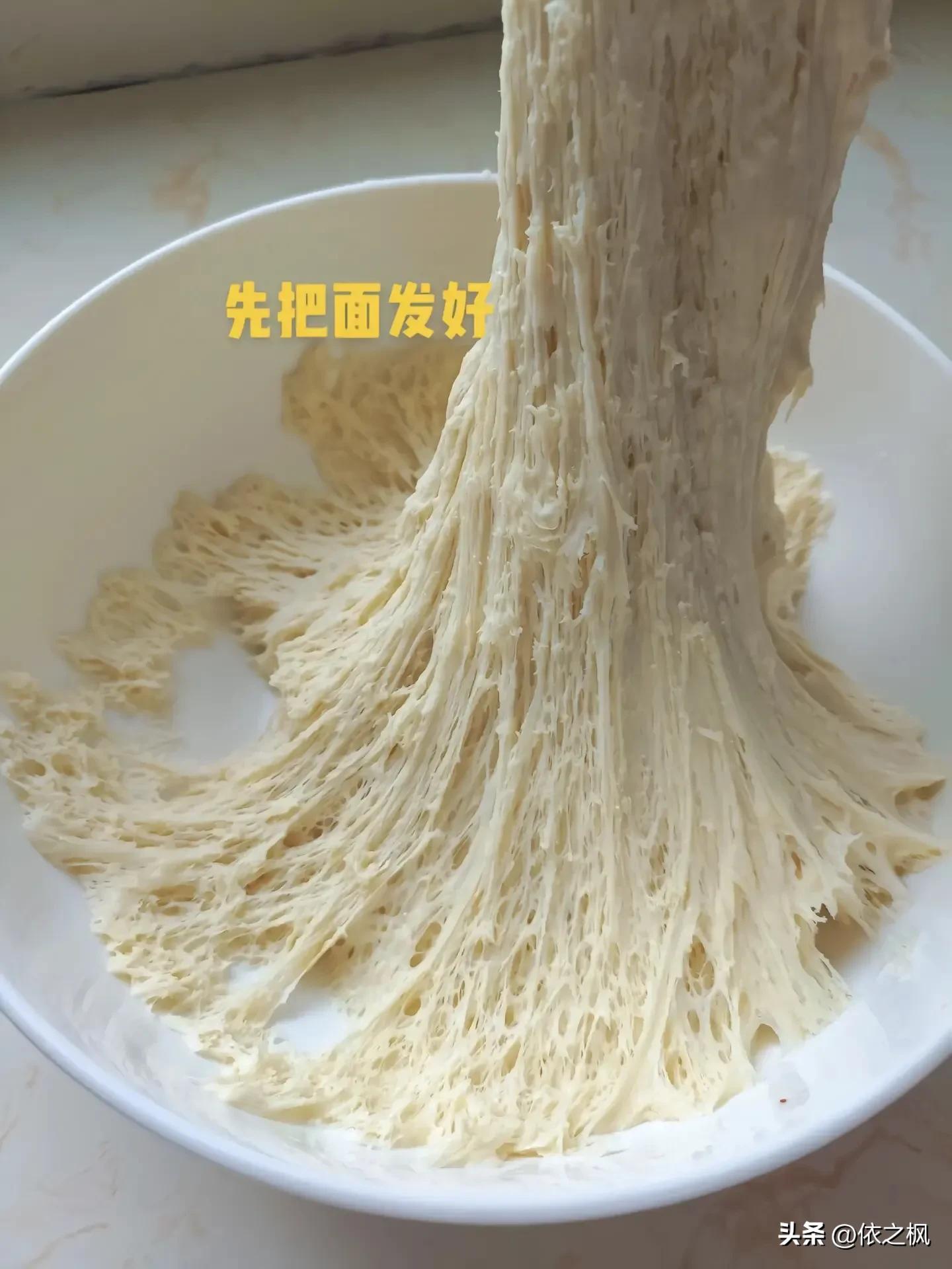 想学包包子怎么能学到呢，圆包子一步步的包法教程-2