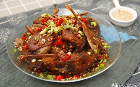 炸鸭头的做法和配料配方（炸鸭头的简单做法窍门）