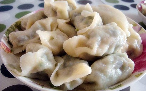 怎样煮冻饺子不破窍门 煮冷冻饺子的正确煮法
