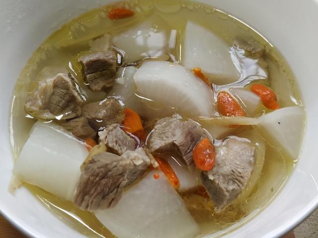 清汤羊肉的做法及配料（家常版清汤羊肉的做法窍门）-1