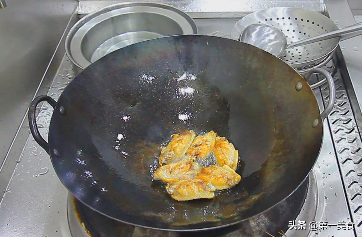 做可乐鸡翅都需要什么材料（可乐鸡翅的配料表和做法）-8