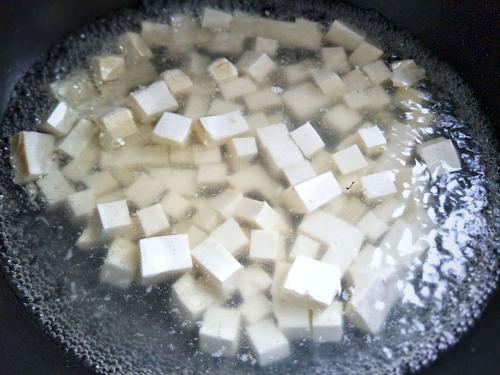 凉拌嫩豆腐怎么做好吃又简单（小葱拌豆腐不焯水行吗）-4