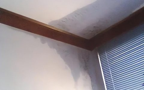 卫生间水管漏水不砸砖怎么处理（排污管道漏水怎样修）