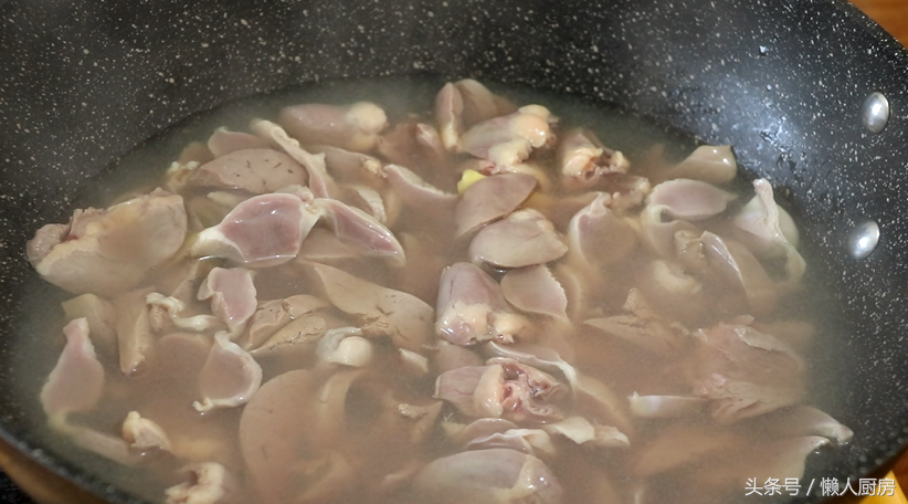 鸡杂配什么菜炒好吃（爆炒鸡杂的家常做法）-9
