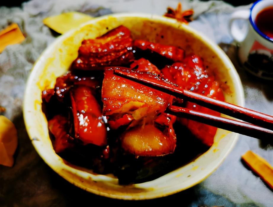 红烧肉炖多久才能软烂（炖红烧肉的技巧）-1