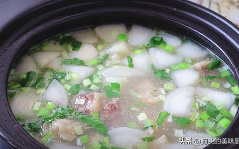请问牛肉汤怎么做好吃（牛肉汤的熬制方法及配料）