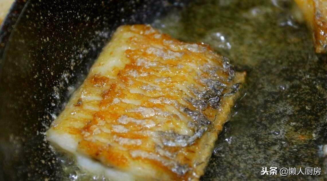糖醋带鱼的做法最正宗（怎样烧糖醋带鱼更好吃）-11