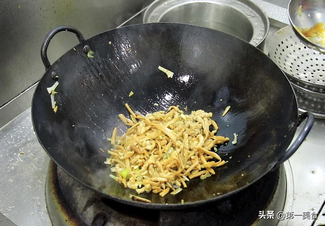 肉和黄花菜的做法大全（黄花菜炒肉丝怎么炒好吃）-10
