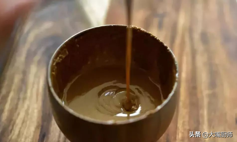 秘制芝麻酱的调制方法（吃火锅的芝麻酱怎么调配）-1