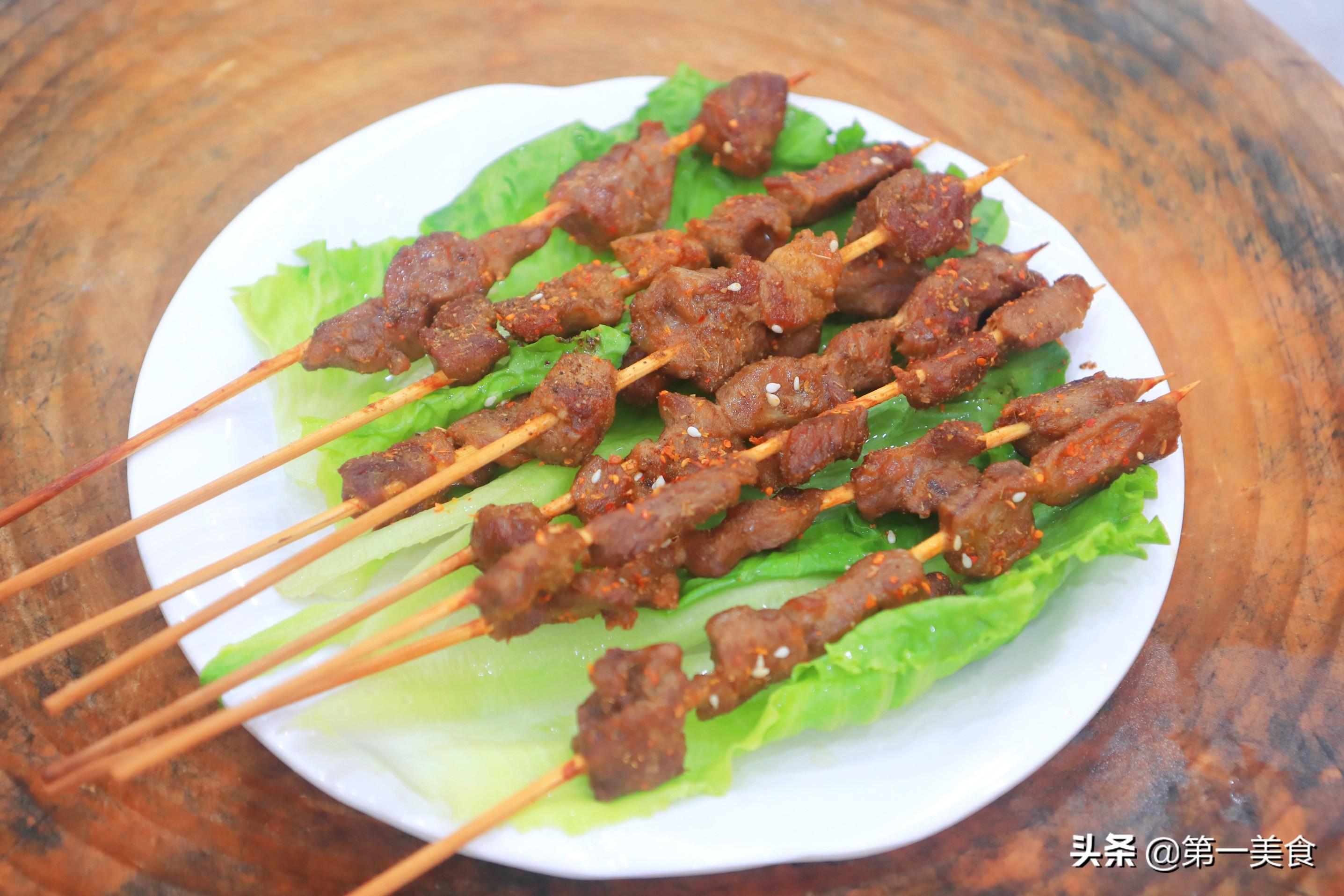羊肉串怎么烤好吃又嫩 自制羊肉串的腌制方法窍门-1