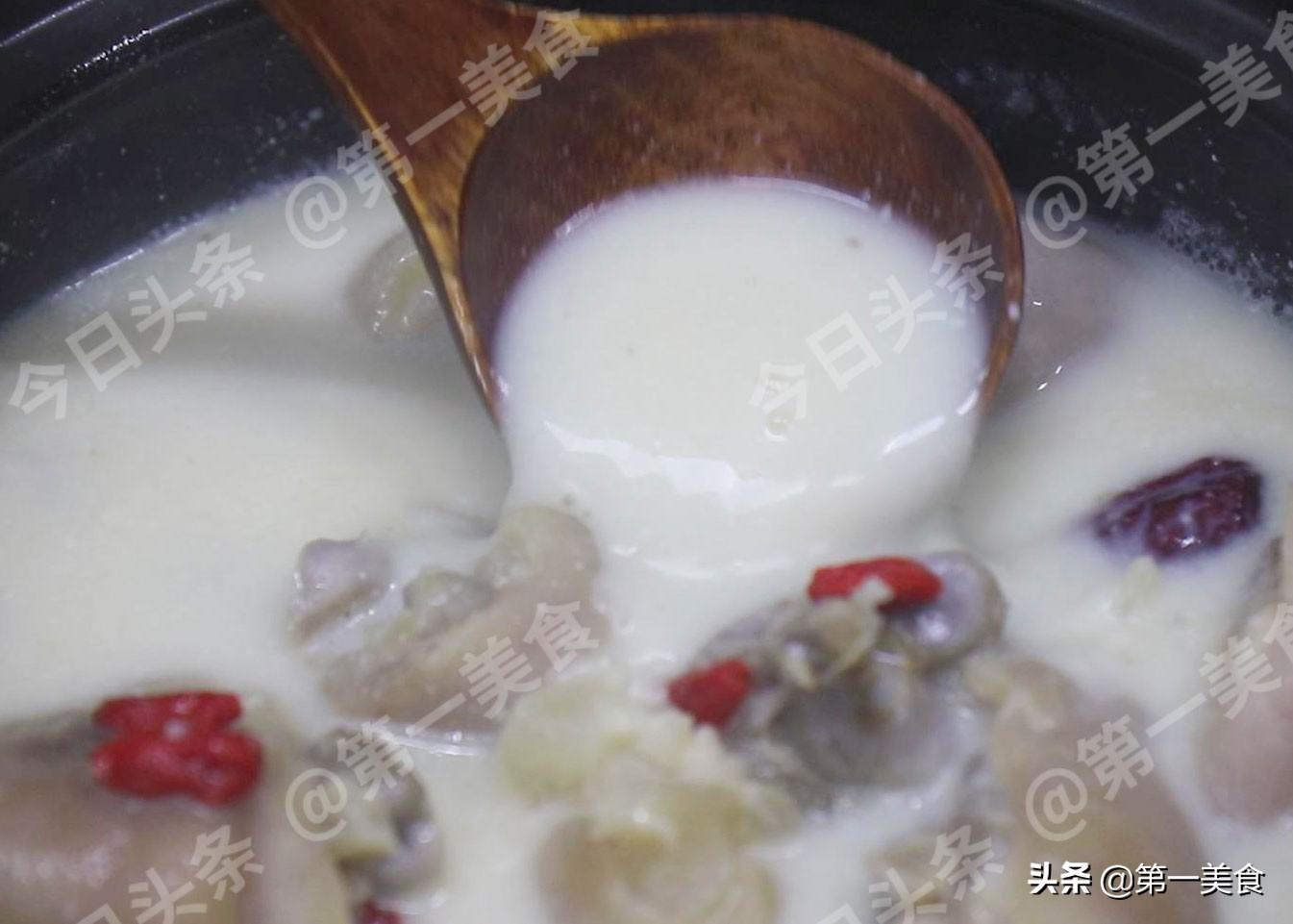 花生猪脚汤怎么煲好喝，煲猪脚汤放什么材料好-4