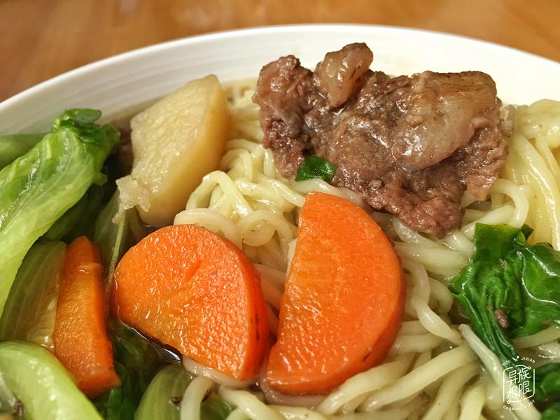 红烧牛肉汤里放什么配菜比较好吃（牛肉最佳配菜一览表）-1
