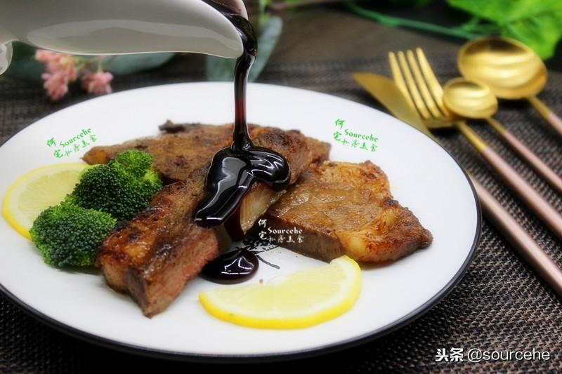 如何煎牛排的家常做法（煎牛排的牛排要洗吗）-12