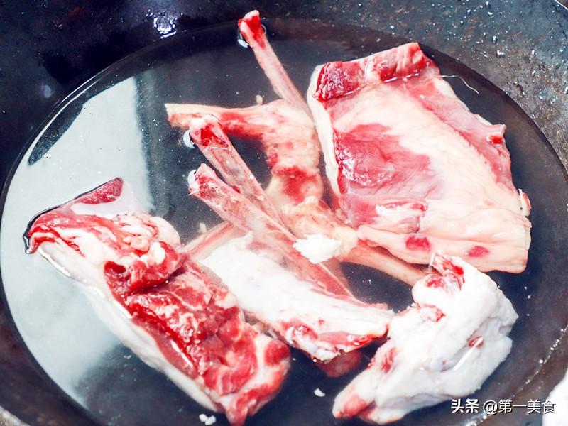 羊肉怎么做好吃家常做法（自己在家做羊肉汤怎样做）-5