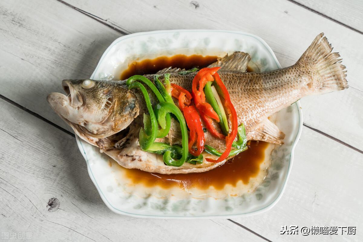 清蒸鲈鱼的最佳时间（蒸鲈鱼要蒸多少分钟）-5
