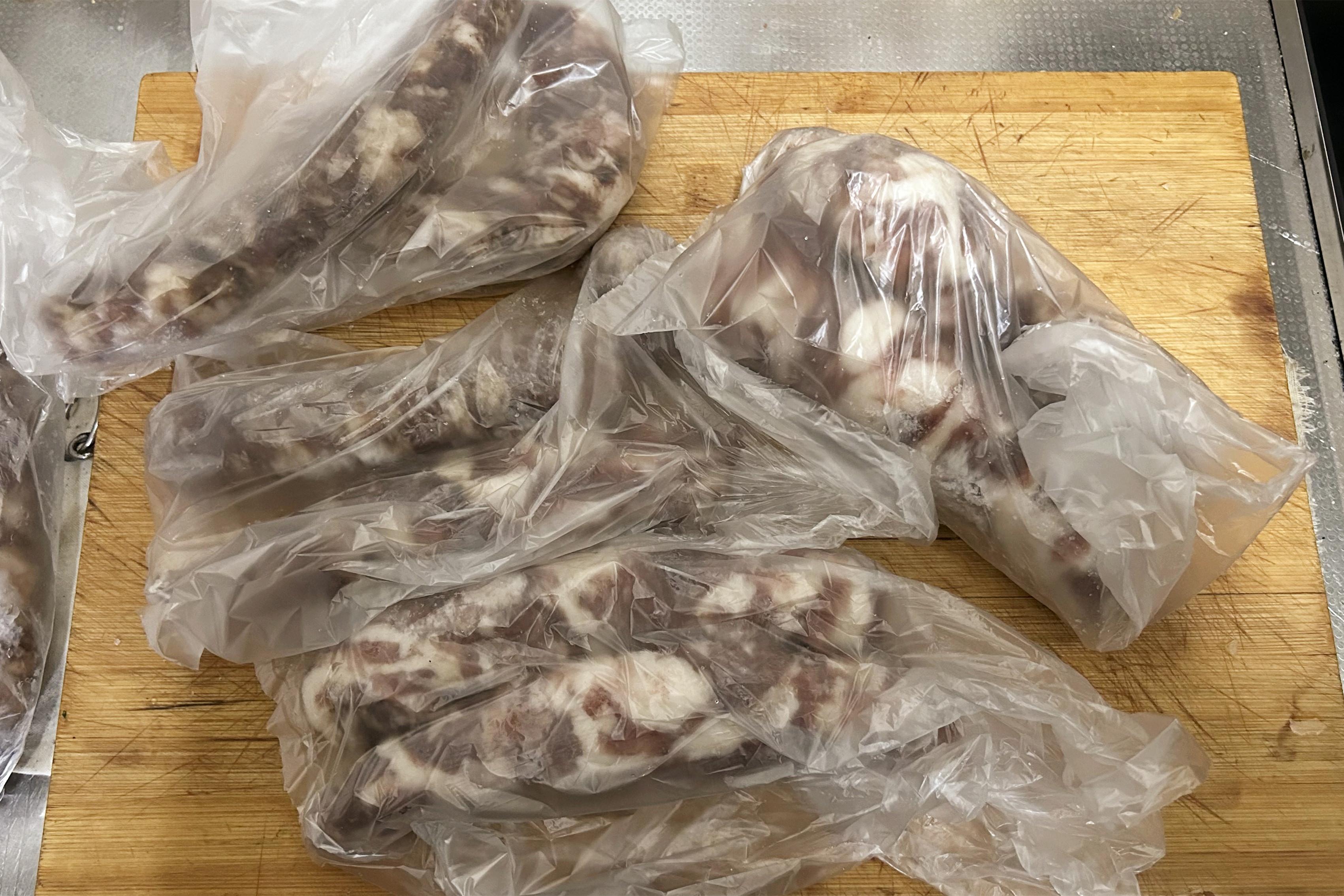 腊肉冷藏还是冷冻保存（辣椒炒腊肉的家常做法）-14