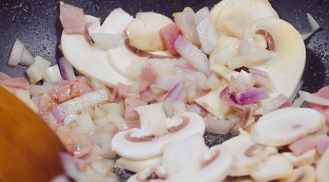 奶油蘑菇汤西餐的做法-8
