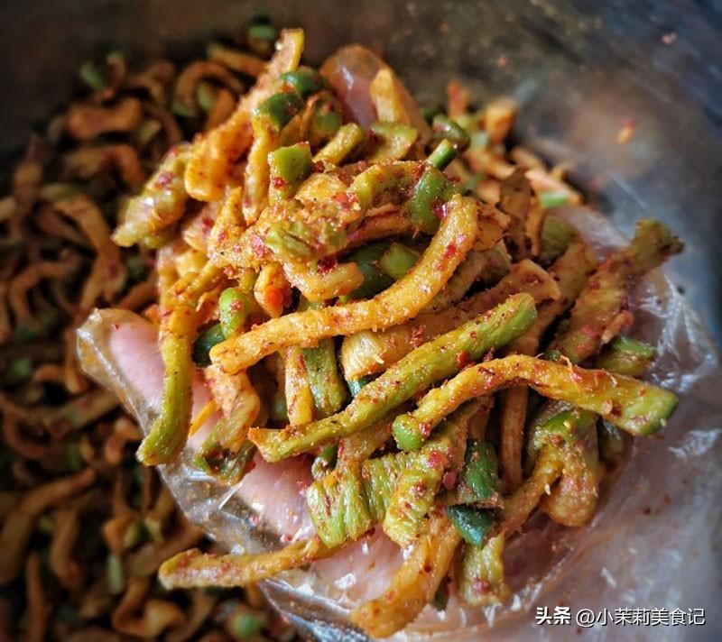 腌白萝卜怎么腌好吃又脆（最简单腌白萝卜干做法）-12