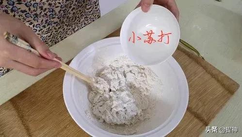 放了酵母还放小苏打吗（酵母和小苏打怎样混用）-3