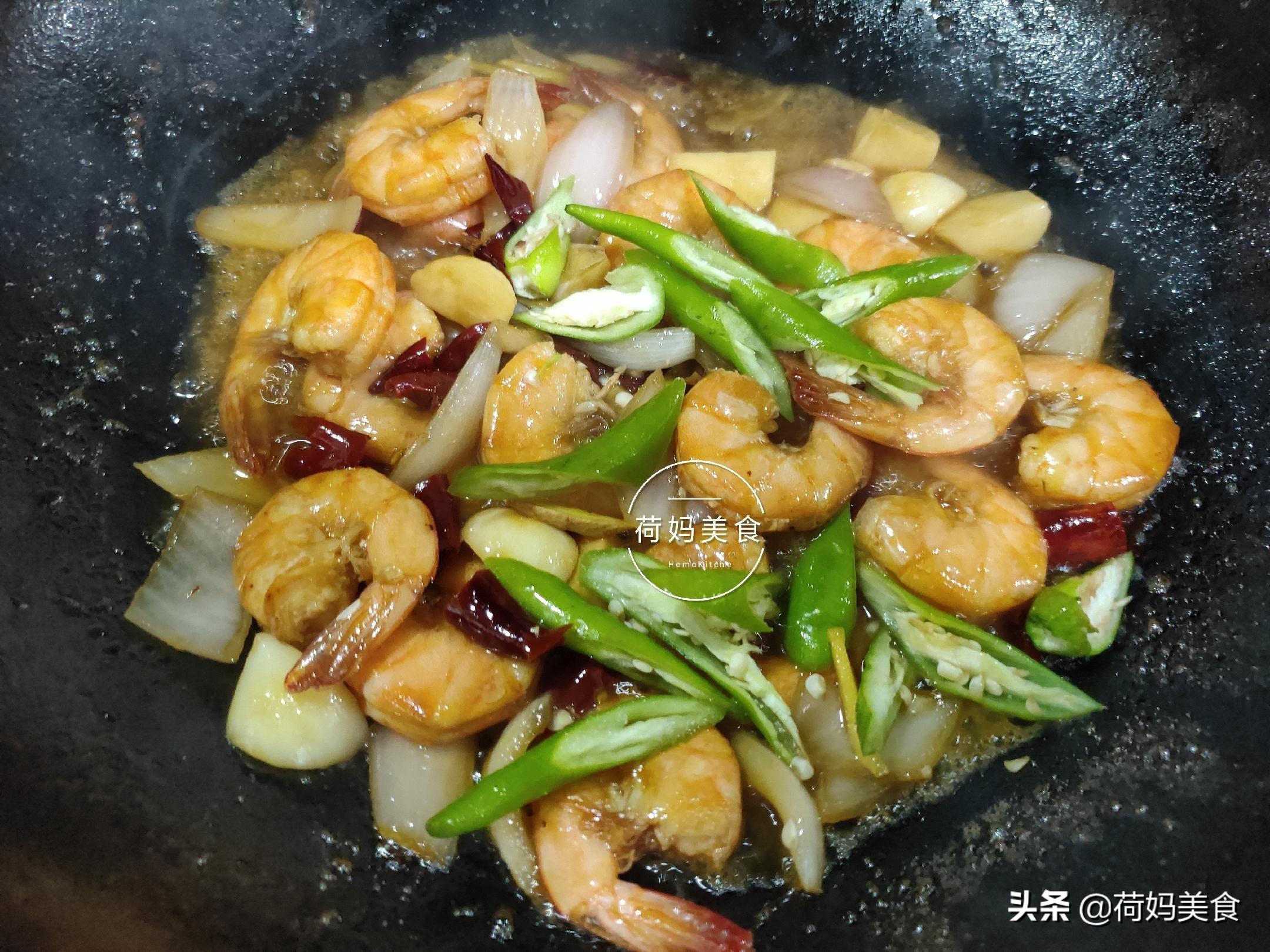 啤酒虾怎么做才好吃窍门（用啤酒做虾如何做好吃）-9