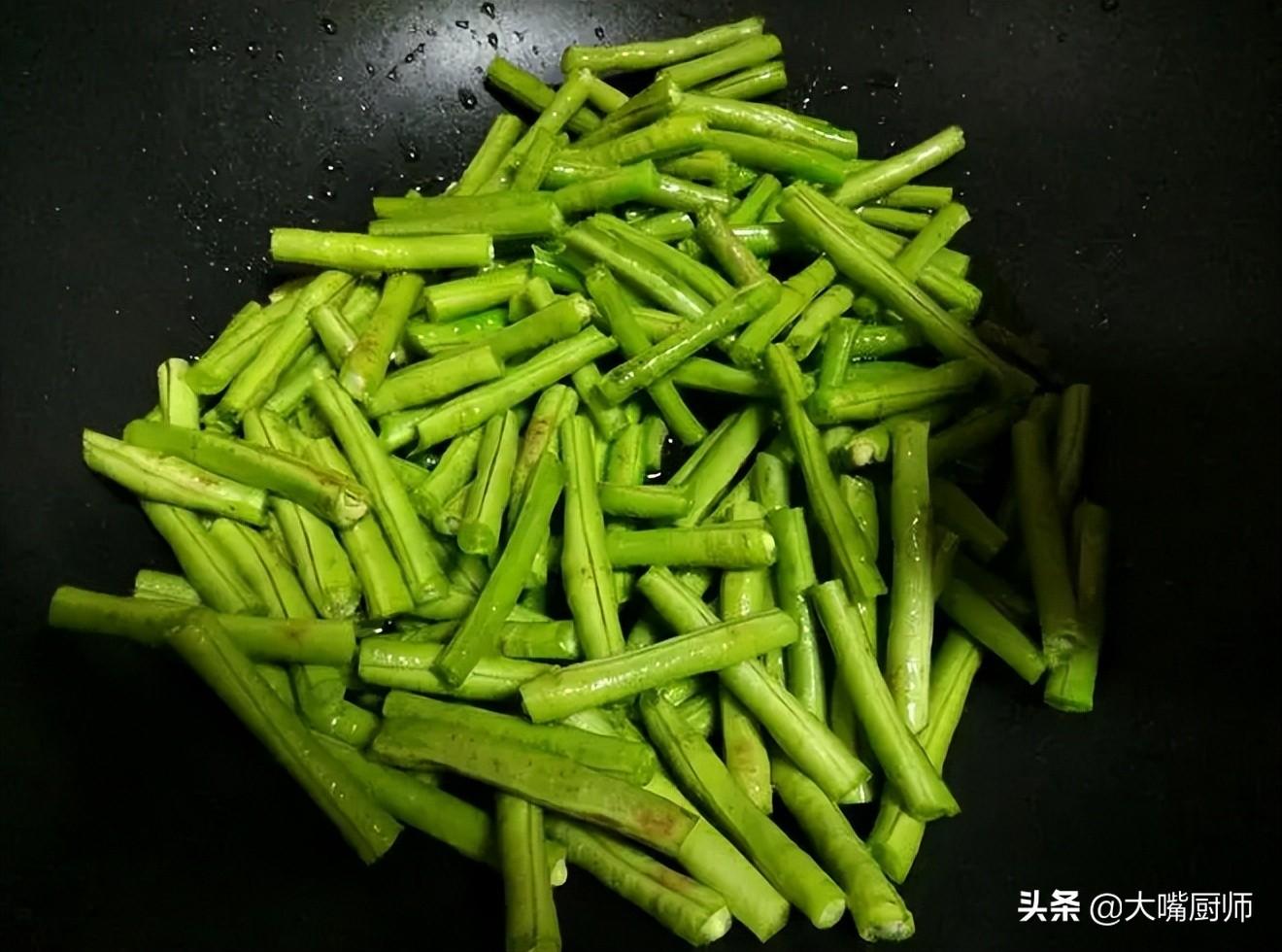 豇豆怎么炒好吃又简单，豇豆最好吃的做法分享-6
