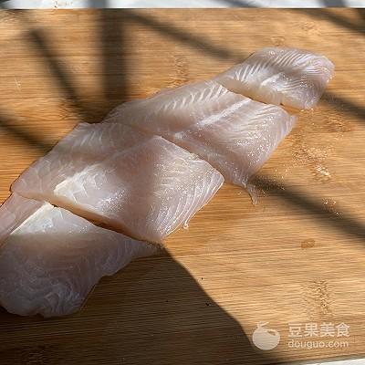 龙利鱼蒸几分钟会熟透（清蒸龙利鱼的正宗做法）-3
