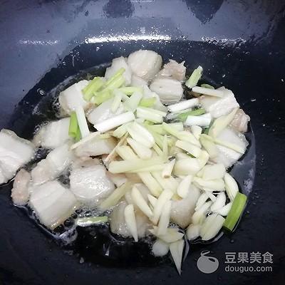 酸菜炖粉条五花肉的做法（五花肉粉条炖酸菜怎么做）-9